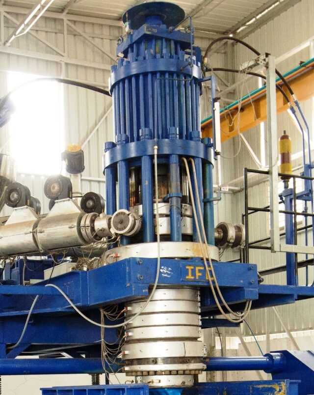 HDPE blow moulding machine manufacturer India 